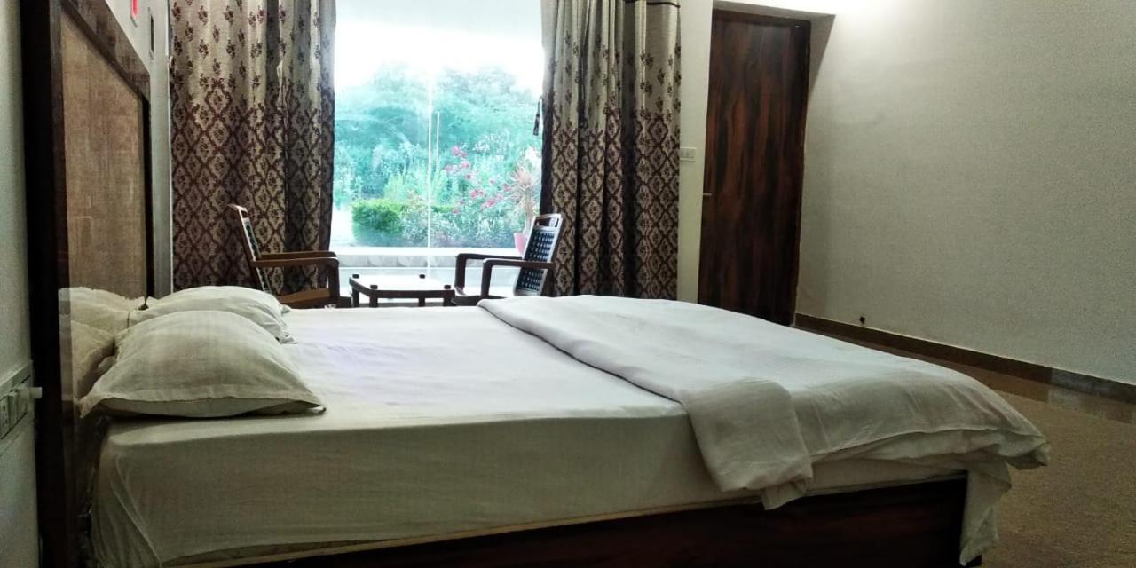 Hotel Radha Rani Mahal Khajurāho Dış mekan fotoğraf